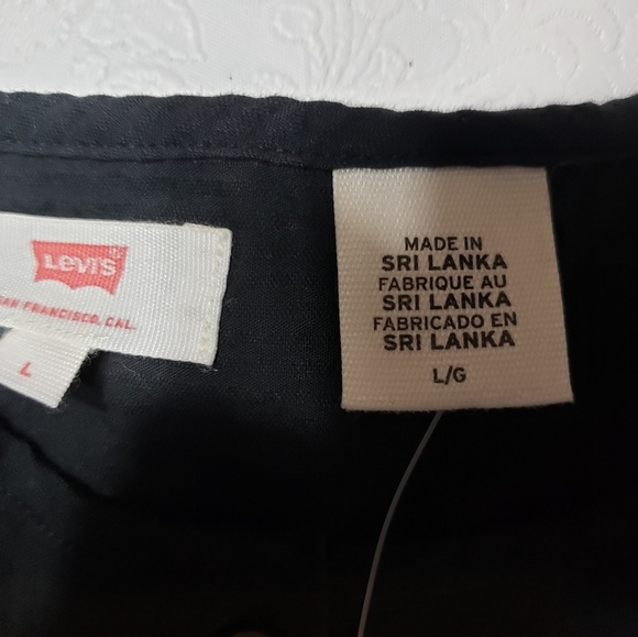 Levi's sleeveless shirt - Picture 3 of 16